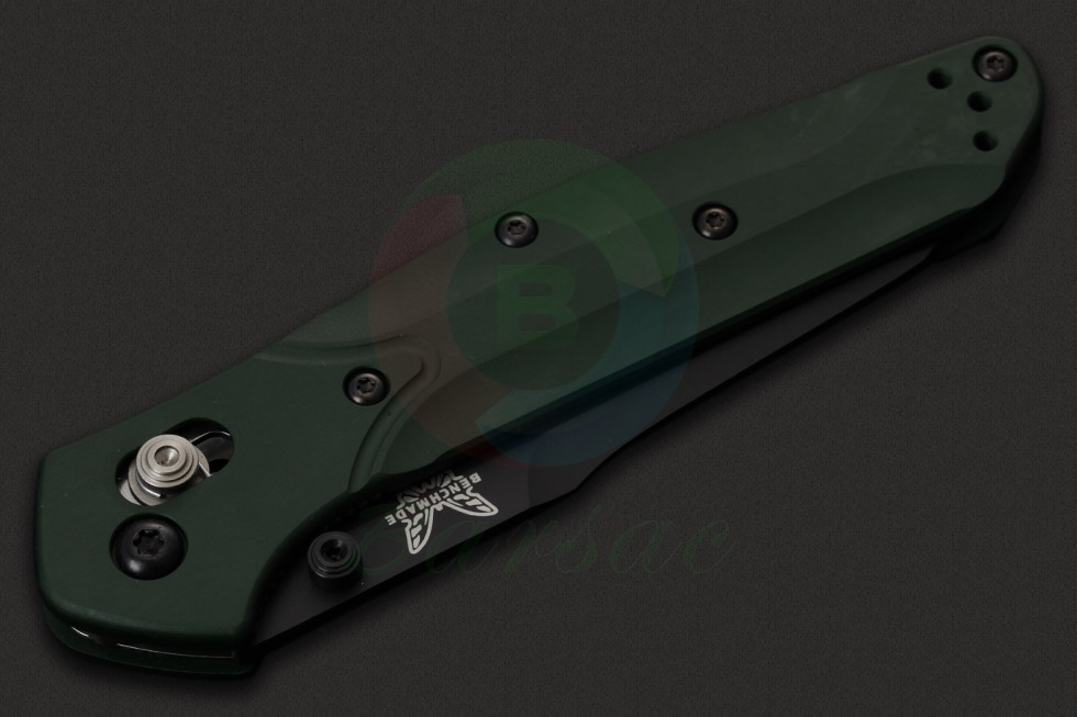 刀柄拥有经绿色阳极氧化处理的6061-T6铝材，410不锈钢内衬和阳极氧化的刀背垫片