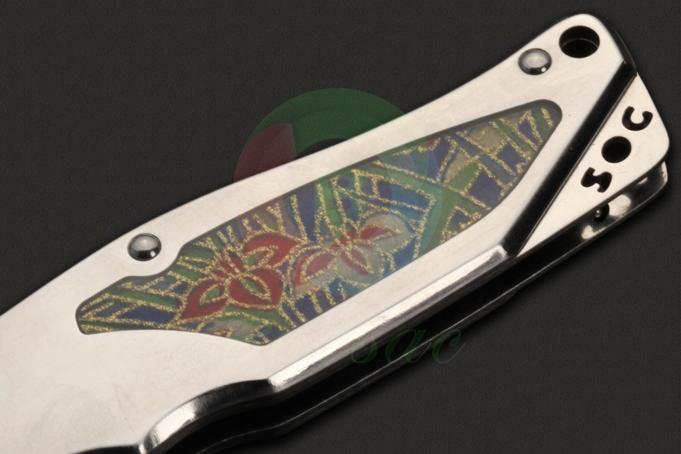SOG哨格(索格)始终坚持创造世界上最好最专业的刀具和工具的理念，使哨格SOG成为第一家涵盖直柄刀、折刀和多用途工具等广阔领域的刀具制造厂商