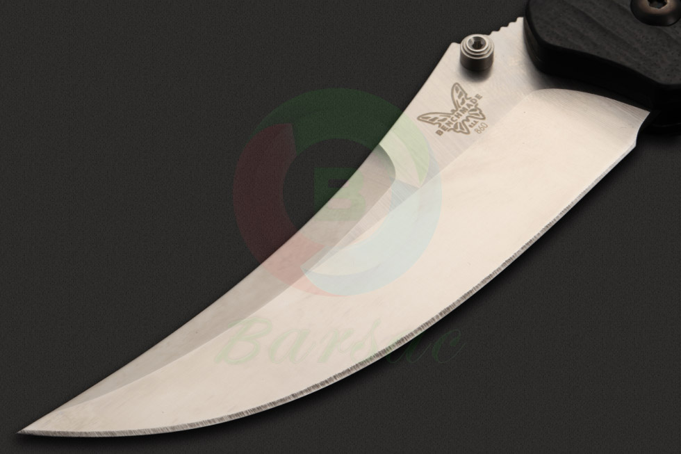 1990年，Benchmade刀具公司在俄勒冈州克拉卡马斯建立（公司最初是1988年在加州成立的），最早的产品是Bali-Song系列，采用进口原型本厂加工出产的成品