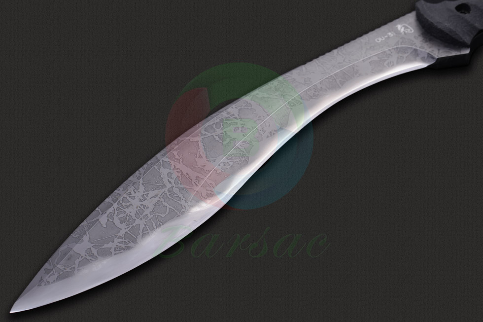 库克瑞军刀，又称库尔喀战斗或廓尔喀弯刀，原产尼泊尔，状如狗腿的刀身赋予其超凡的劈砍能力