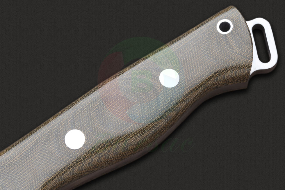 Bark River巴克河这款猎刀刀背上滚花刻槽提供有效的控制力，让使用者更加精准地掌握刺划、切削的角度和方向，更好地用来处理食材或剥离动物的皮毛