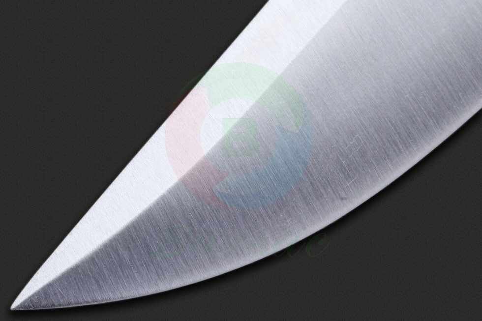 Black Jack knives黑杰克这款猎刀采用具有多样功能的博伊刀型，这种刀型无论是穿刺格斗，或者精确切割都非常合适