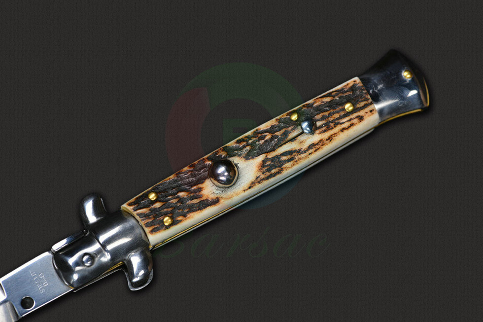 意大利手工风格剑的历史就像中国新疆手工刀的历史一样悠久,这是一款设计于几个世纪之前的造型,始终坚持以全手工打造