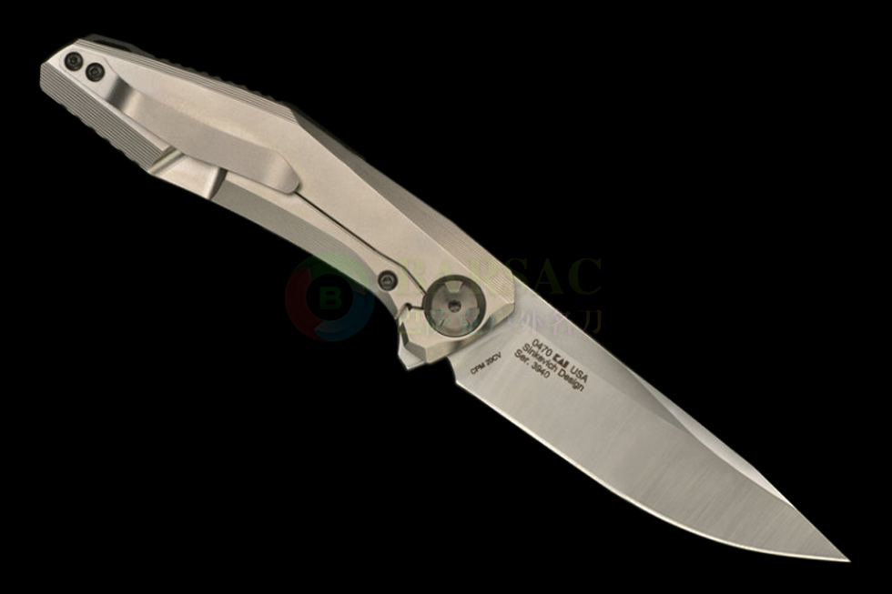 这款漂亮的折刀由白俄罗斯著名的刀具设计师Dmitry Sinkevich设计。0470是一个非常实用，可以处理各种任务的折刀